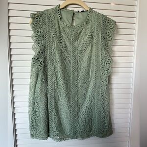 Lace sleeveless blouse
